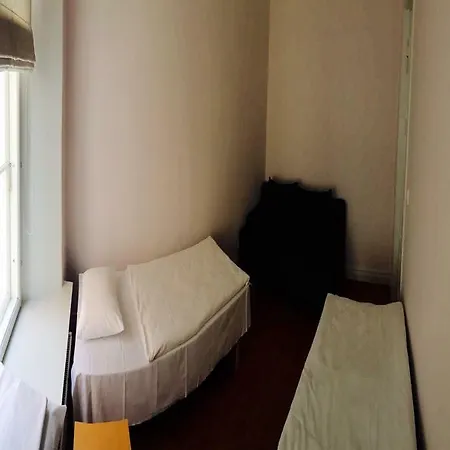 Hotel Rataskaevu 2*